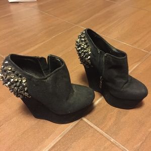 black heels spikes
